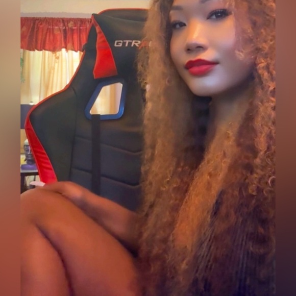 Meet your Posher, Kim♥️ - Picture 11 of 16